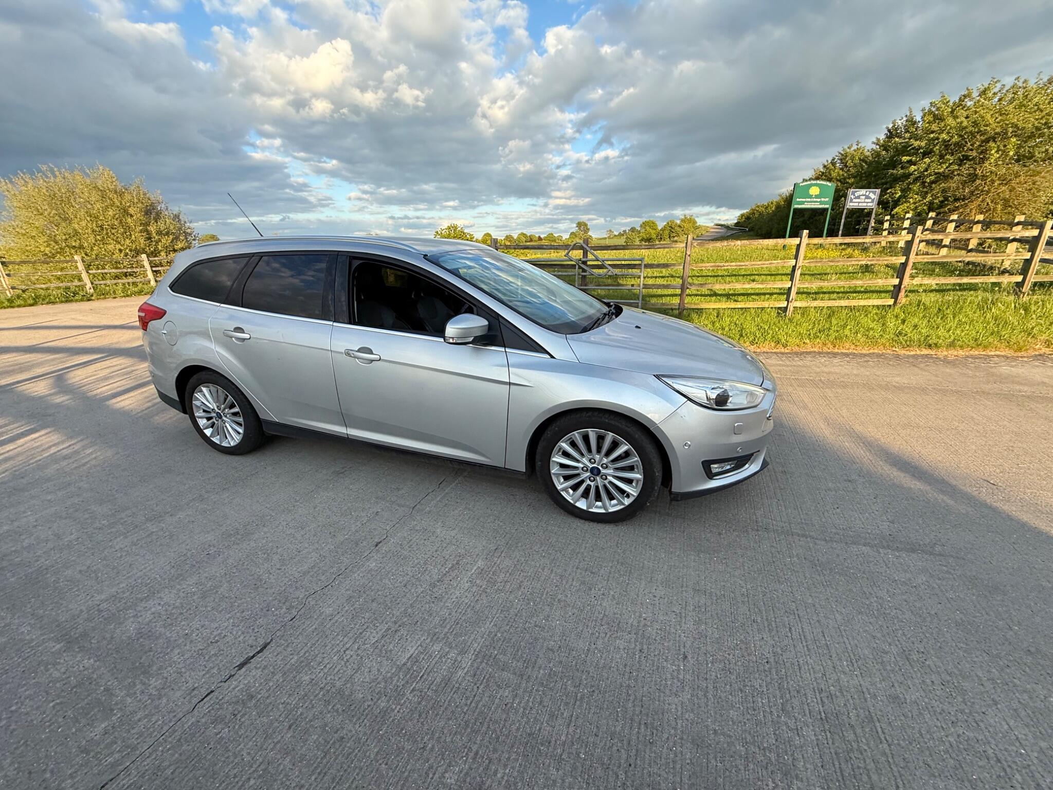 Ford Focus 1.5T EcoBoost Titanium X Euro 6 (s/s) 5dr — photo 93 of 126